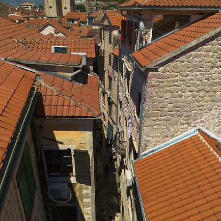 Old Town Youth Hostel Котор Екстериор снимка